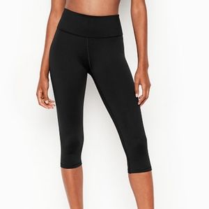 New Knockout by Victoria's Secret Crop